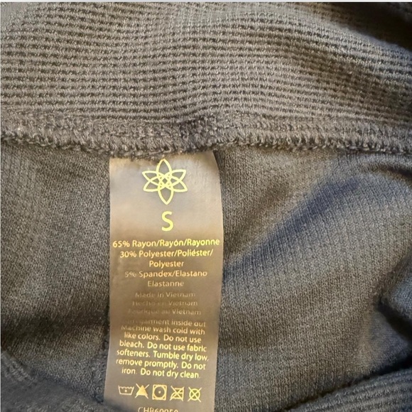 Gaiam Thermal Lightweight Leggings with pockets Small - Picture 4 of 4